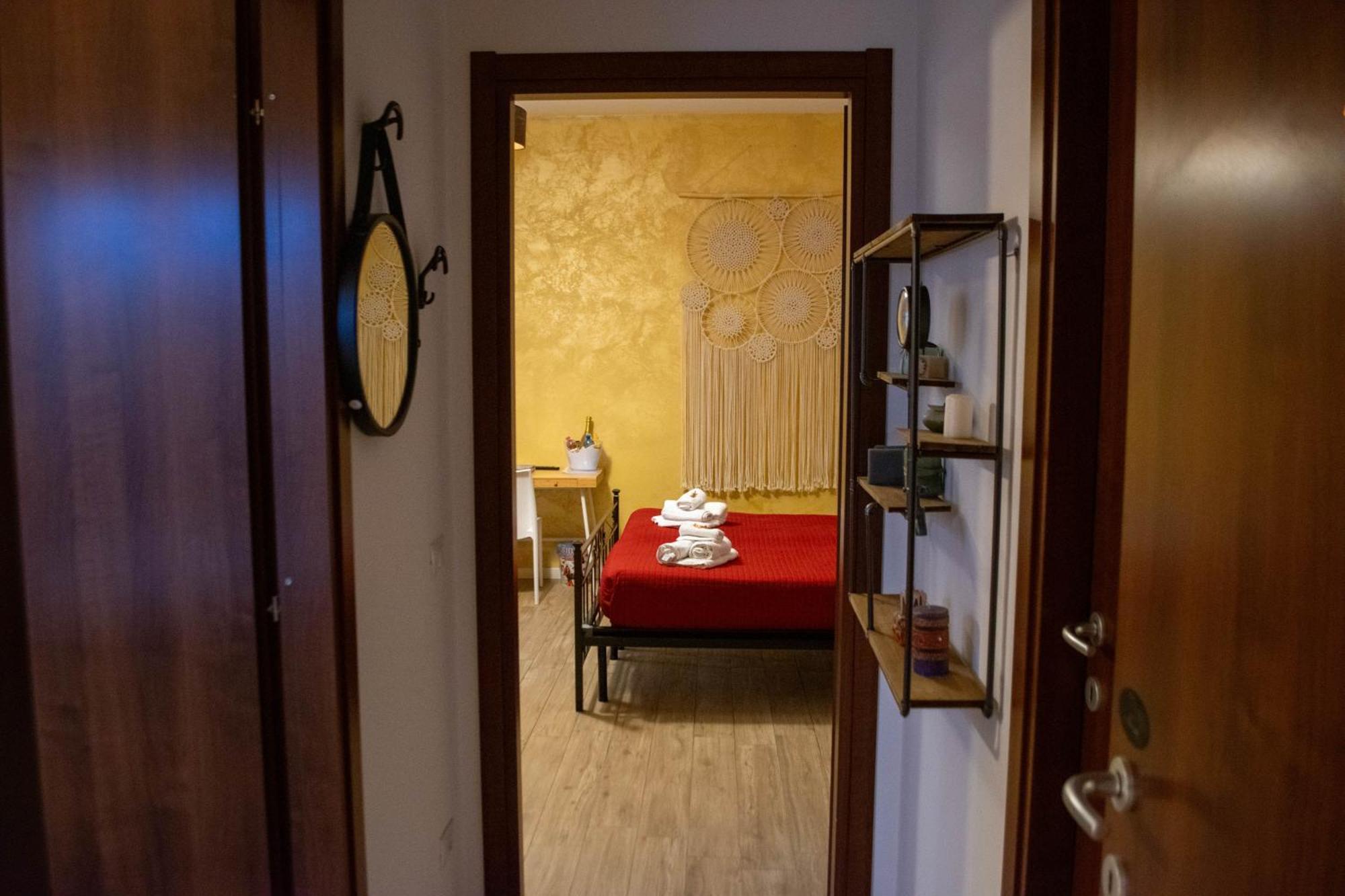 Emmanueli65 Fronte Clinica Per 4 Matrimoniale E Castello Bed & Breakfast Piacenza Bagian luar foto